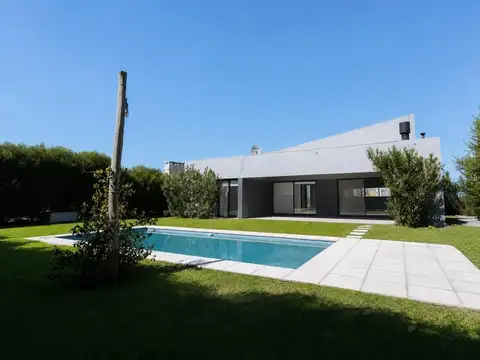 Casa en Venta 4 de Ambientes en Barrio Puertos, El Canto, Escobar, GBA Norte