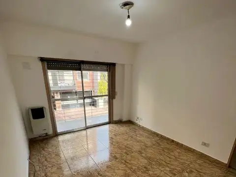 DEPARTAMENTO 2 AMBIENTES  CON COCHERA