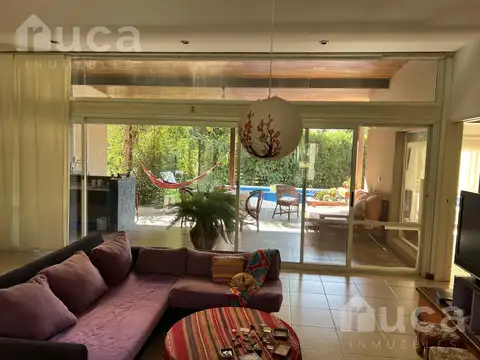 Casa 5 ambientes con 3 baños
