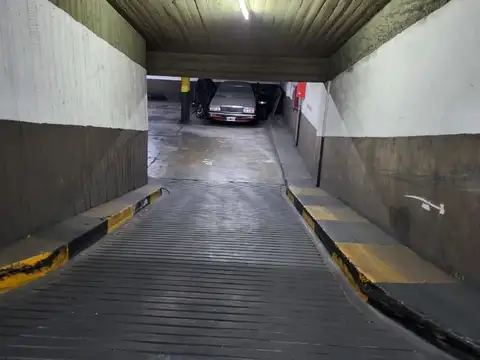 Venta cochera primer piso por rampa Belgrano,