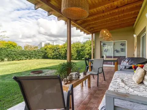 Casa en Venta, 5 ambientes, en Haras  Santa Maria, Loma Verde, Escobar