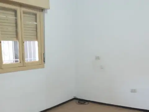 CASA EN VENTA DE 3 AMBIENTES.