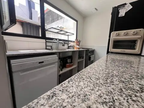 Depto Tipo Casa en Venta en La Plata, USD 99.000