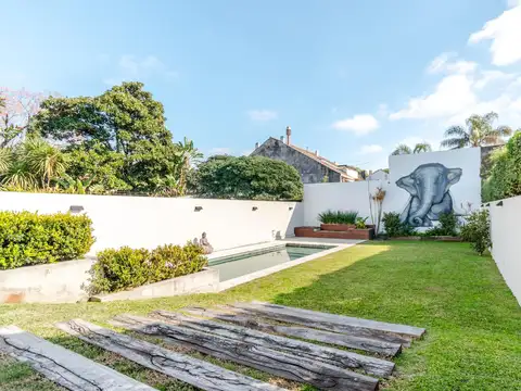 Casa en Venta con 6 cocheras