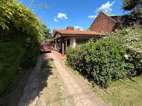 Casa en Venta con 2 cocheras