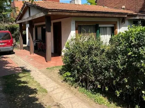 Casa 3 ambientes con 2 baños