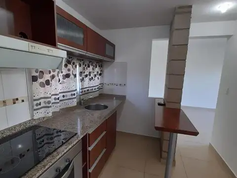 Departamento en Alquiler en Villa Ballester, $ 950.000