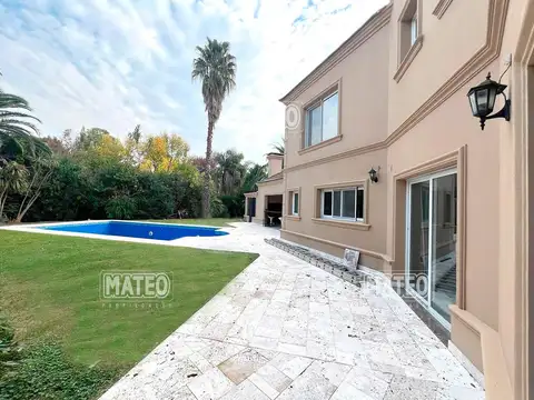 Casa en Venta en Campos De Álvarez, USD 650.000