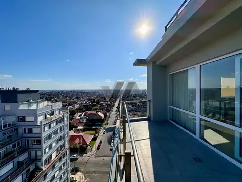 Departamento en Venta con 3 cocheras