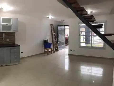 Casa en Alquiler en Quilmes, $ 850.000
