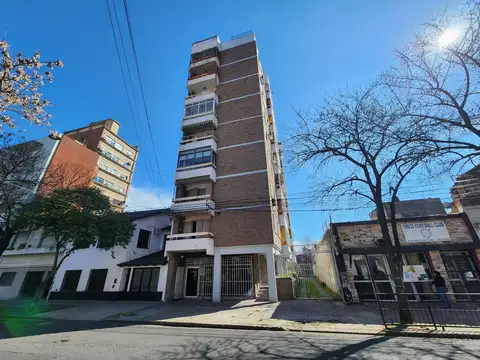 Venta 3 Dormitorios con cochera en Barrio Echesortu
