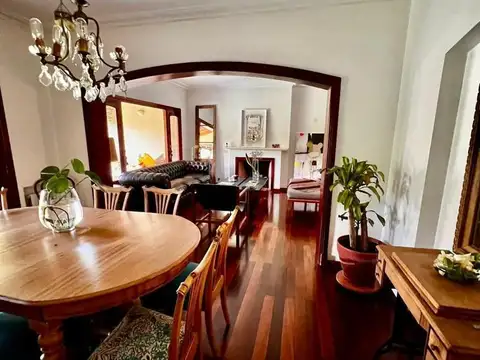 Casa 6 ambientes con 3 baños