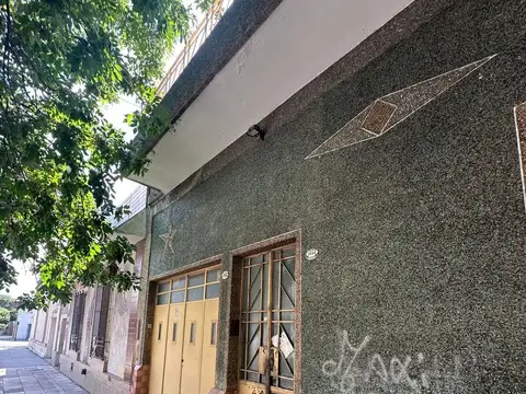 Casa 5 ambientes c/ Galpòn de 100 M2. Cochera