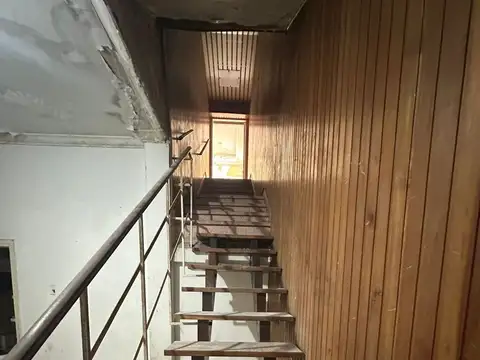 Casa 5 ambientes c/ Galpòn de 100 M2. Cochera