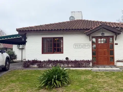 Casa Chalet  en Venta en Banco Provincia, Francisco Álvarez, Moreno