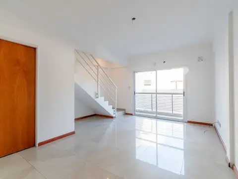 Departamento Duplex 3 amb Venta Mataderos 2 Balcones y patio