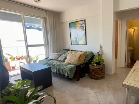 DEPARTAMENTO 2 AMBIENTES, PISO ALTO, VISTA ABIERTA, MUY LUMINOSO!
