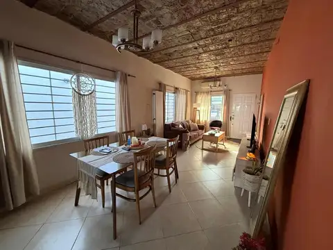 Casa en Venta en Villa Luzuriaga, USD 195.000