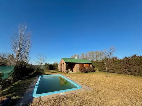 OPORTUNIDAD! CASA CON PILETA EN FUNES TOWN!