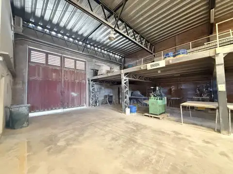 GALPÓN INDUSTRIAL CON OFICINAS-PLAYA-ZONA NORTE