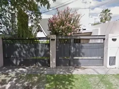 Venta casa 5 ambientes cochera Castelar.Permuta menor valor