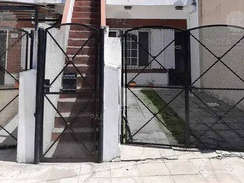 Casa Dúplex  en Venta en Lanús, G.B.A. Zona Sur, Argentina