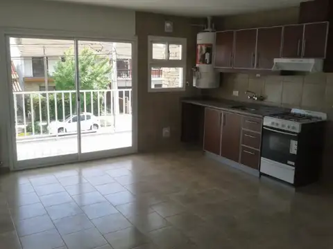 Depto Tipo Casa 2 ambientes con 1 baño