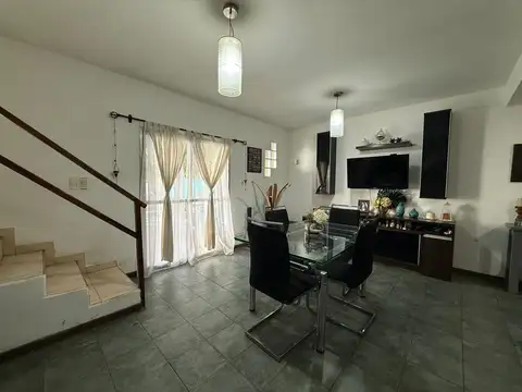Depto Tipo Casa en Venta de 3 ambientes