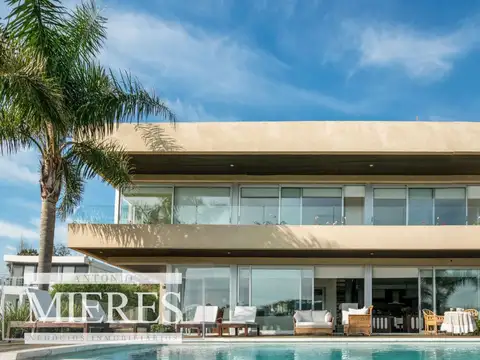 Casa en Venta en Playa Mansa, USD 1.150.000