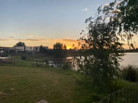 Lote 992m2 venta a la laguna, A6, Barrio San Sebastián Pilar