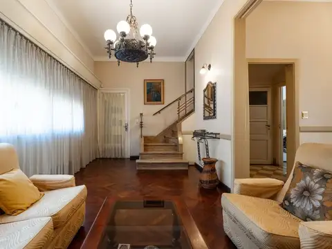 VENTA CASA 7 AMB COCHERA QUINCHO FLORESTA 268 M2