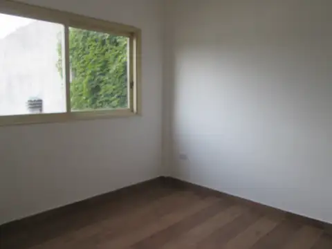 Depto Tipo Casa en Alquiler de 1 dormitorio