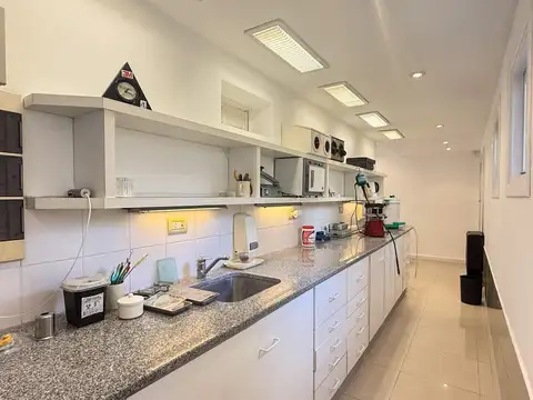 Avellaneda  al 1623 esquina Sarmiento