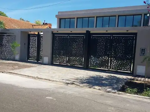 VENTA DE ESPECTACULAR PROPIEDAD EN ITUZAINGO 4 AMBIENTES 