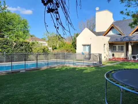 Casa en Venta con 6 cocheras