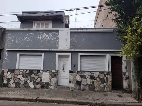 venta casa al frente 2 dormitorios Echesortu. zavalla 3750 Rosario