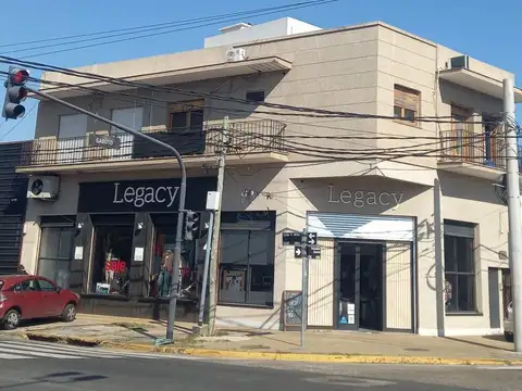 AMPLIO DEPARTAMENTO DE 3 AMBIENTES BALCON EN PISO. MUNRO. EXC. ZONA