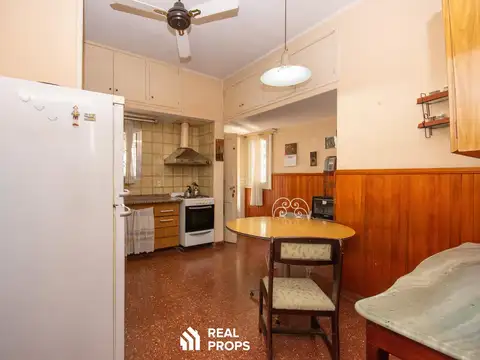 Casa en Venta con 3 cocheras