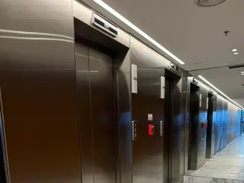 Oficina Monoambiente con 4 baños