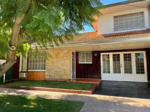 Casa Chalet  en Venta en Quilmes Oeste, Quilmes, G.B.A. Zona Sur