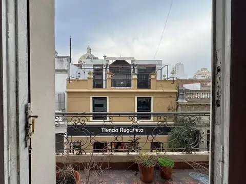 Excelente propiedad con Terraza para Estudio/Comercio