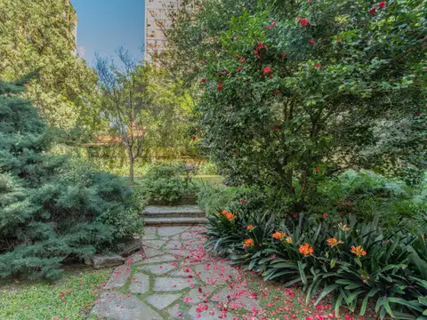 Venta 3 amb.  Belgrano  Neo francés ; Renovado , piso alto , luminoso y gran jardin comun