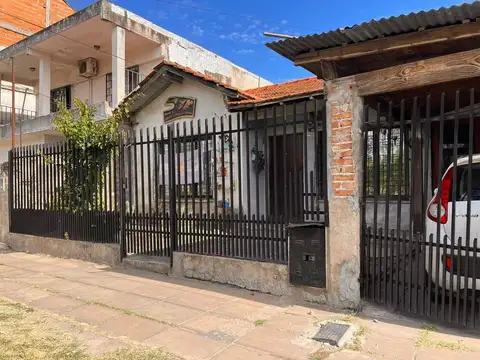 VENTA Casa 3 AMB.  PILETA Y PARQUE. LOMA HERMOSA