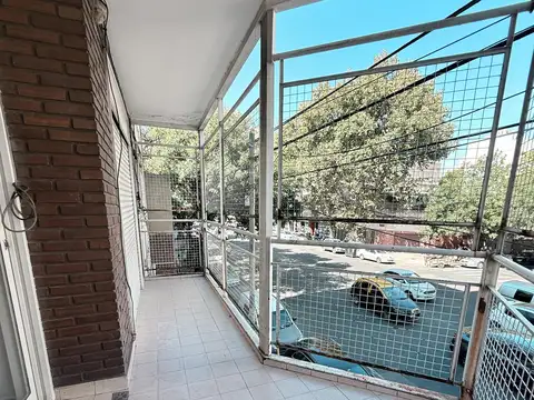 Av Gaona 3800, Piso 1