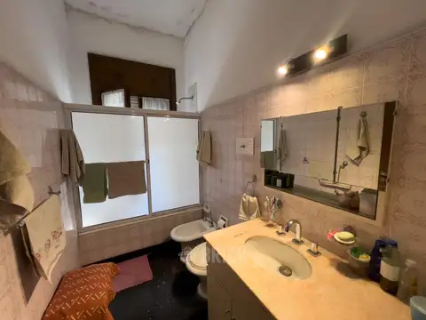 Depto Tipo Casa en Venta 70 años