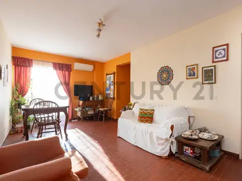 VENTA DEPTO 4 AMB. ESPACIO GUARDA COCHES - PERMUTA