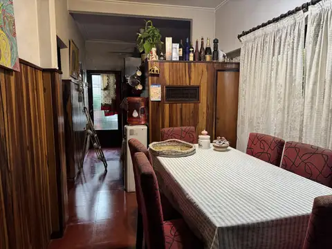 Casa 5 ambientes con 2 baños