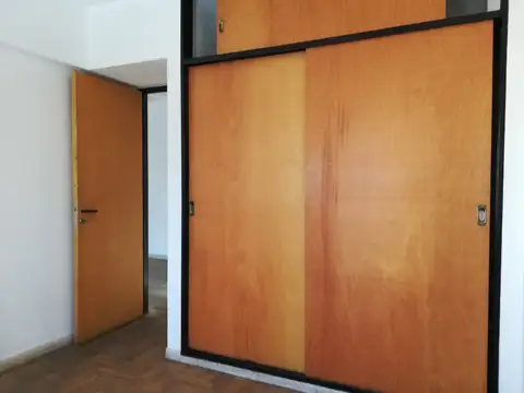 10 e 48 y diag 74 Dormitorio con placard, living comedor, cocina, lavadero y baño
