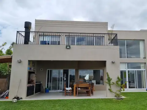 Casa en Venta en El Canton, USD 445.000