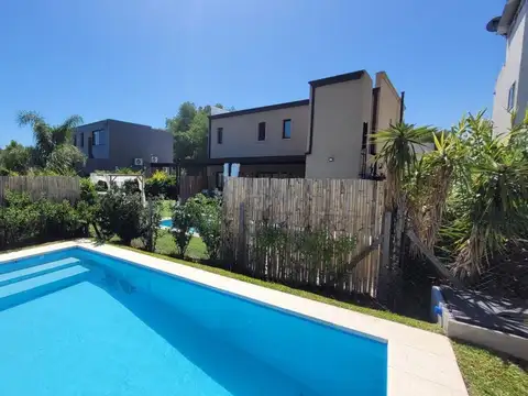 Venta casa 4 amb 3 baños jard Barrio Cerrado Pilar